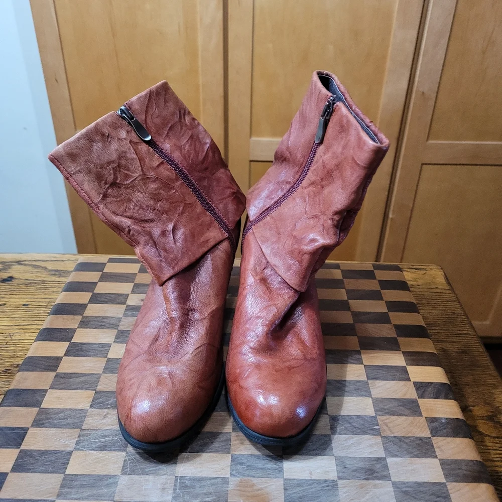 COPY - - Spring Step Boots - Picture 1 of 8